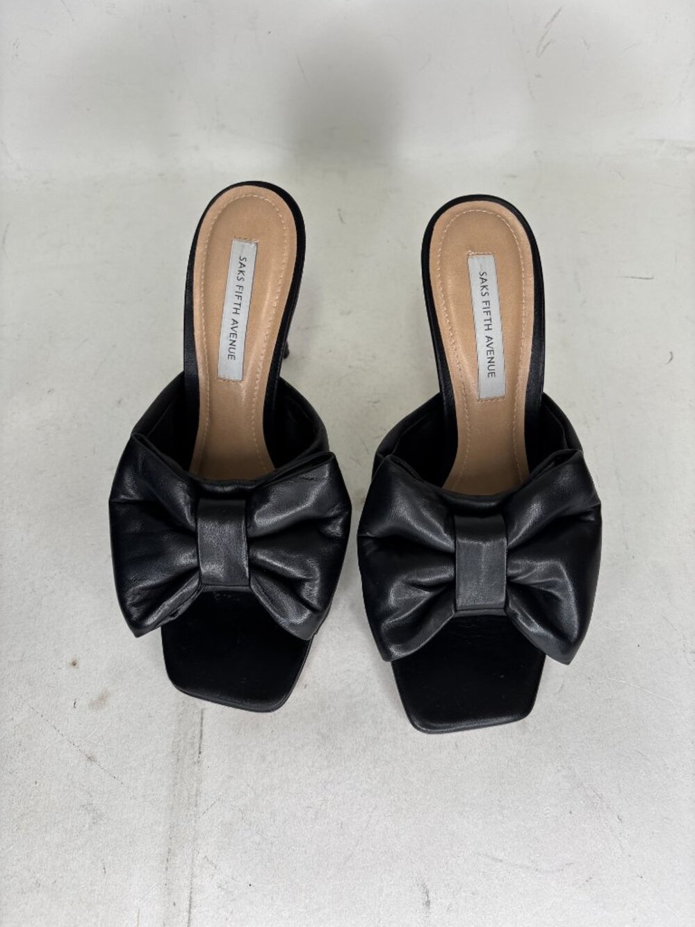 Saks Fifth Avenue Pumps sz 6.5